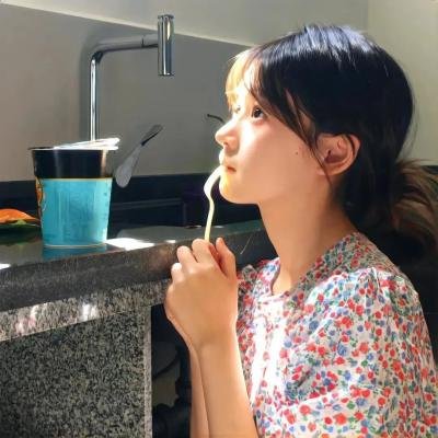 弗洛尔和她的两个丈夫